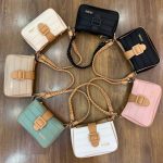 کیف زنانه GUESS مدل Crossbody Capitone