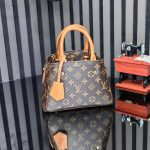 کیف لویی ویتون مدل مونتین